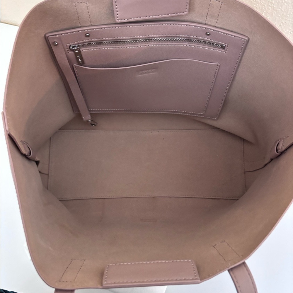 Away Women's Blush Italian Leather Latitude Travel Tote Bag - Picture 7 of 12